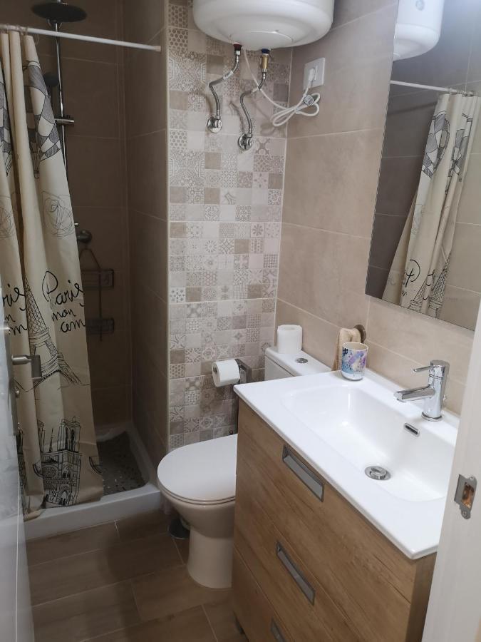 Hostal Mari En La Laguna, Alquiler Habitacion Privada En Hostal, 6 Habitaciones Cerca De La Universidad Y Aeropuerto Norte, 3 Banos Compartidos لا لاغونا المظهر الخارجي الصورة