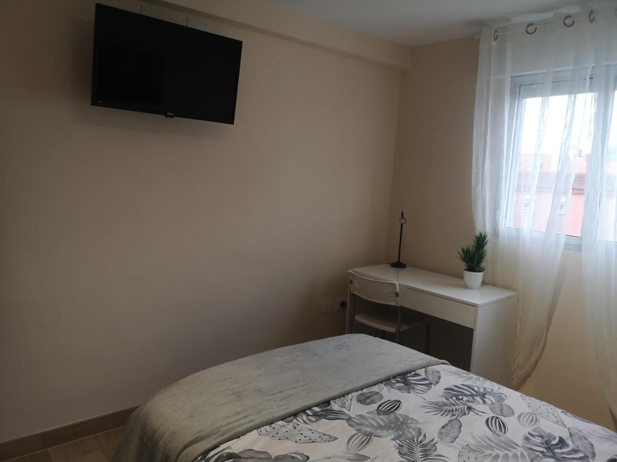 Hostal Mari En La Laguna, Alquiler Habitacion Privada En Hostal, 6 Habitaciones Cerca De La Universidad Y Aeropuerto Norte, 3 Banos Compartidos لا لاغونا المظهر الخارجي الصورة