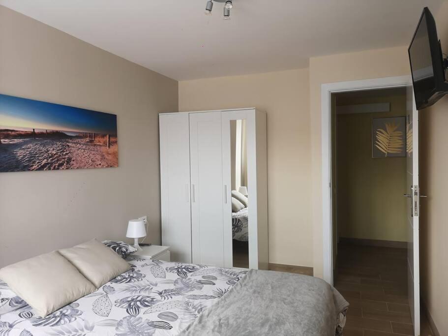 Hostal Mari En La Laguna, Alquiler Habitacion Privada En Hostal, 6 Habitaciones Cerca De La Universidad Y Aeropuerto Norte, 3 Banos Compartidos لا لاغونا المظهر الخارجي الصورة