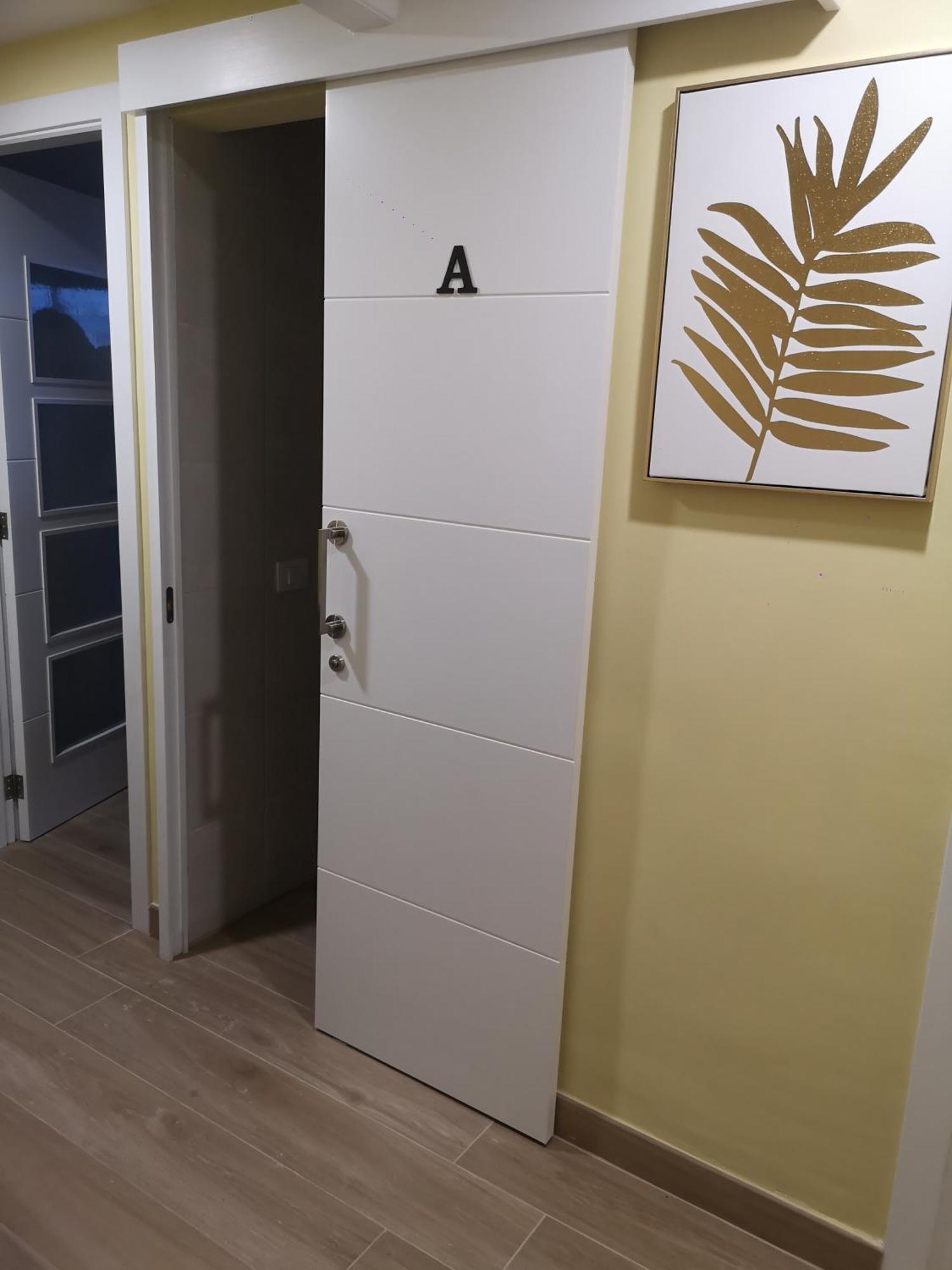 Hostal Mari En La Laguna, Alquiler Habitacion Privada En Hostal, 6 Habitaciones Cerca De La Universidad Y Aeropuerto Norte, 3 Banos Compartidos لا لاغونا المظهر الخارجي الصورة