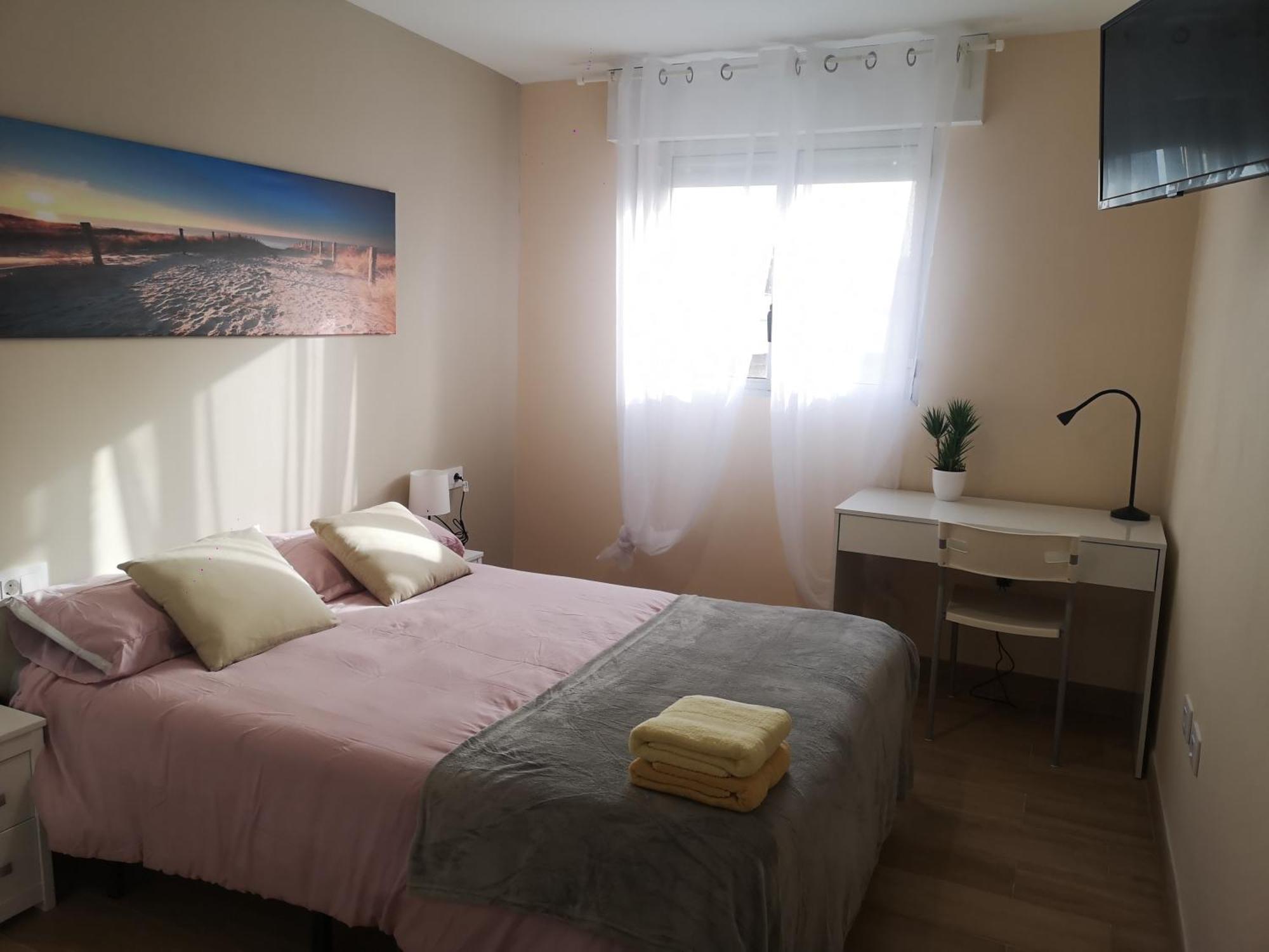 Hostal Mari En La Laguna, Alquiler Habitacion Privada En Hostal, 6 Habitaciones Cerca De La Universidad Y Aeropuerto Norte, 3 Banos Compartidos لا لاغونا المظهر الخارجي الصورة